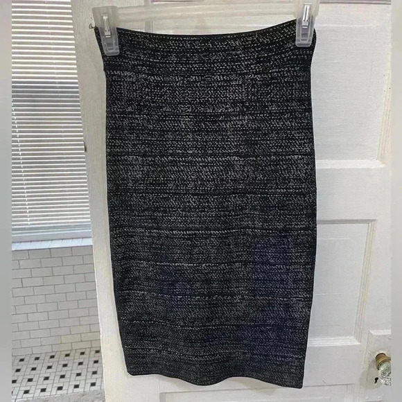 BCBGMaxazria black and gold tight slim fitting midi skirt size xxs - Picture 1 of 7